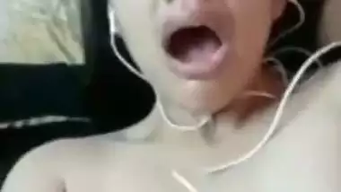 Desi porn of a naked Chennai girl masturbating on a video call