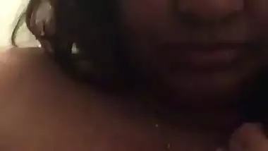 Big boobs Indian aunty Boob play MMS