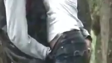 Girlfriend & Boyfriend Enjoy Sex Outdoors