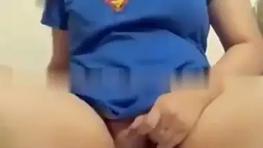 Big boobs super girl fingers her shaved pussy