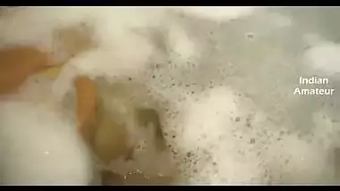 Rich-indian-bhabhi-masturbate-with-fun-in-bathtub