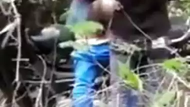 Nepali couple’s outdoor xxx video on a bike