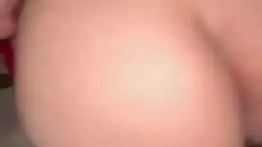 An amateur gives a blowjob and fucks in Pakistani porn
