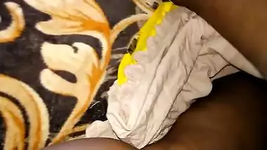 Gujrati hot Bhabhi ki sady uthake chut dekhi