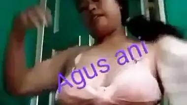 Horny Sexy Bhabi Showing
