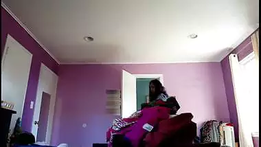 Spying on matured desi aunty dressing in bedroom