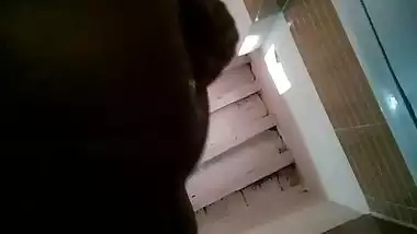 Shameless desi girl spreading ass in bath