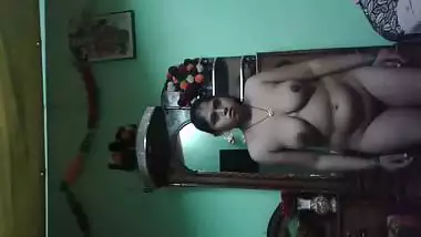 Sexy Indian boudi nagna selfie
