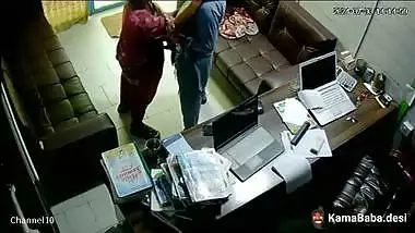 Muslim shop owner fucks his servant in Pakistani sex video