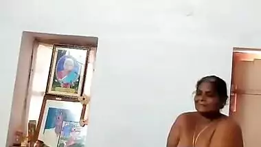 Mature Tamil Aunty Wearing Cloths
