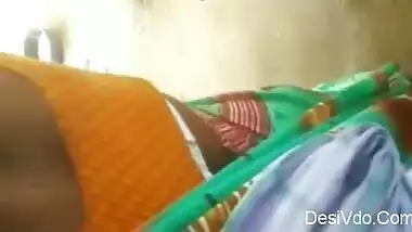 Desi bhabhi kie white bra