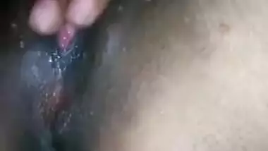 Desi mature aunty fingering by young boy and aunty squirt