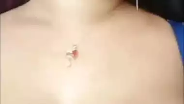 Chubby bhabhi striptease big boobs and pussy show